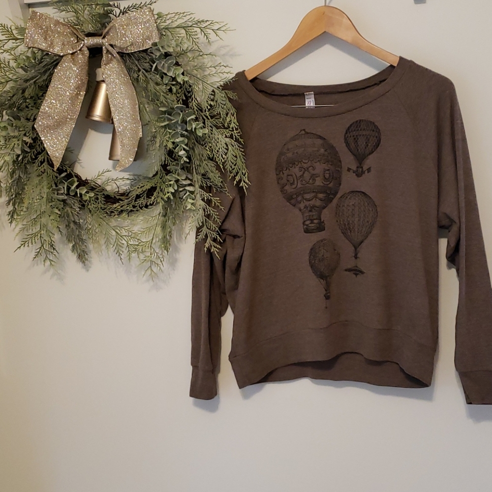 Hot air balloon graphic sweatshirt